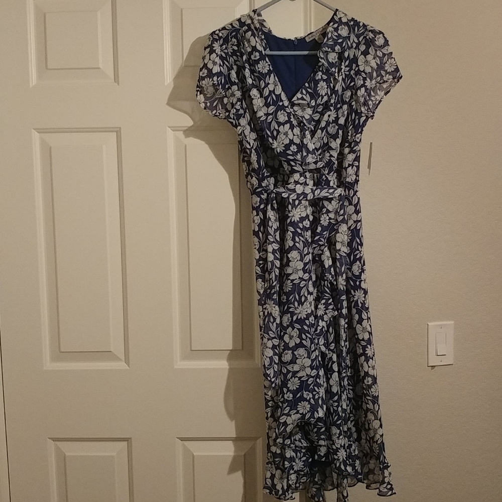 Nwt, midi flowery dress